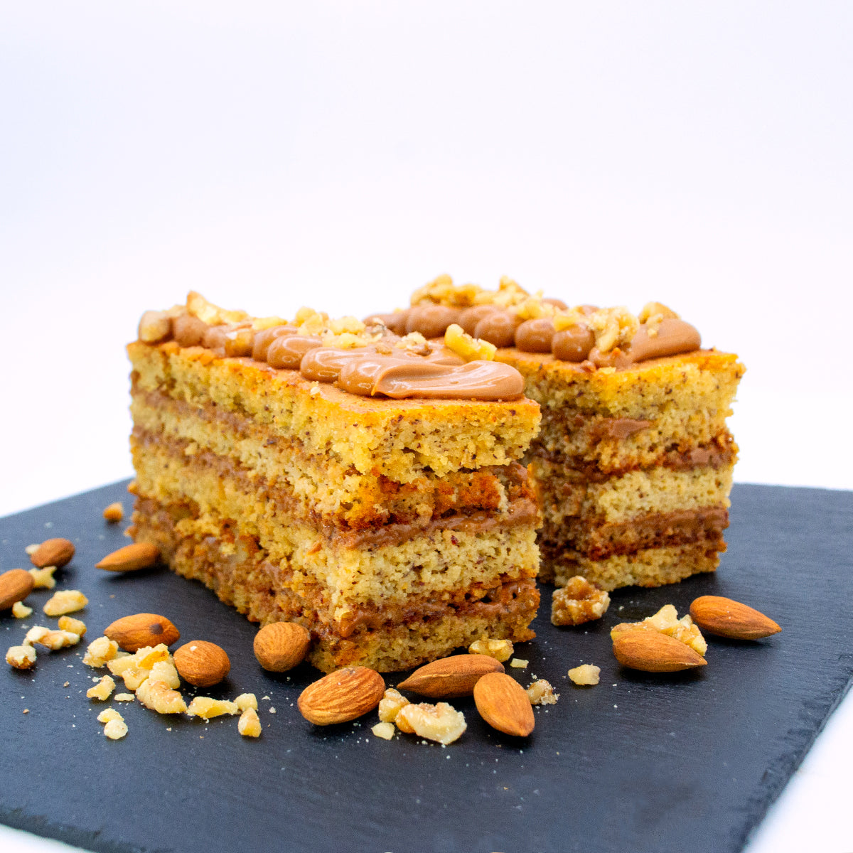 Pastel manjar nuez